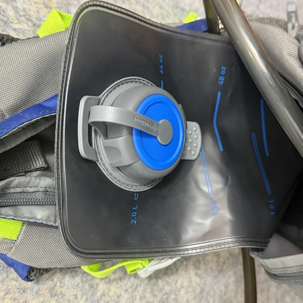 Outdoor Products 13L Hydration Backpack 2L Bladder Hiking Bike Blue Gray